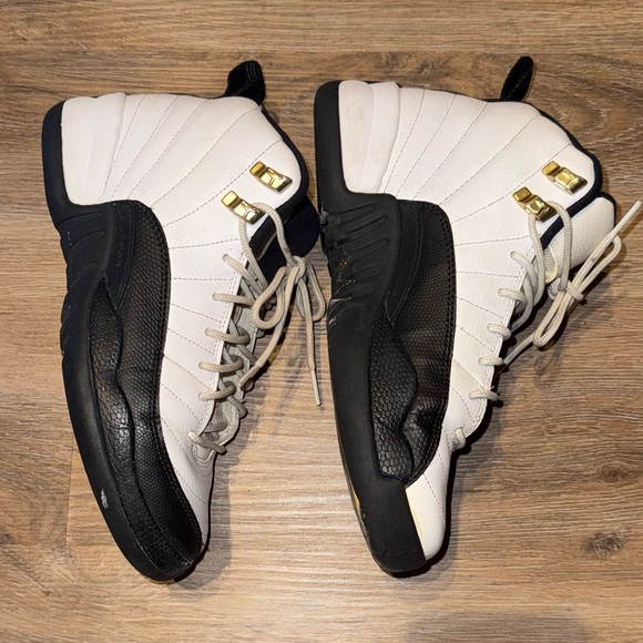 Jordan Nike 12 Retro Taxi Grade School Kids 5.5 y fits women size 7 Excellent - Picture 9 of 16